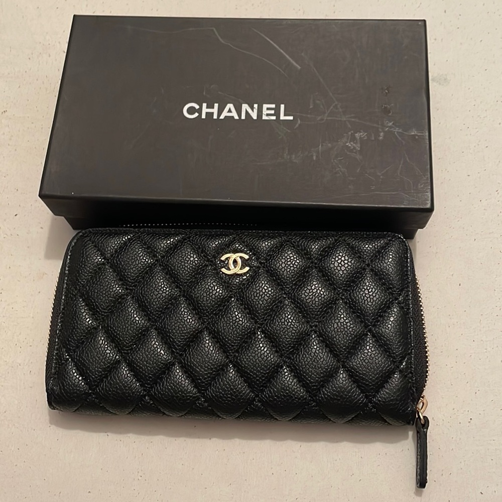Chanel Wallet Never use it